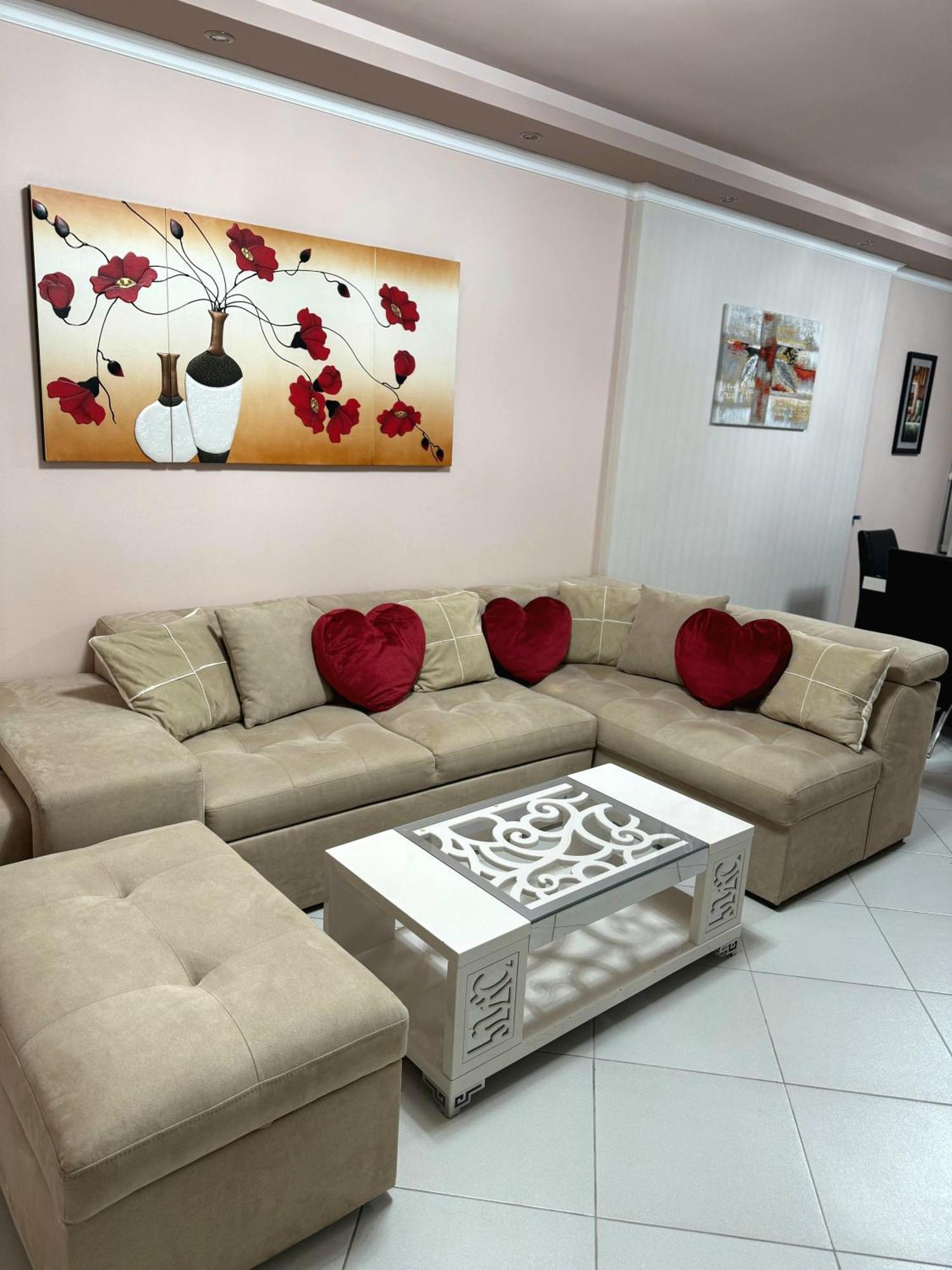 Amy'S Luxury Appartment Shkodër Buitenkant foto