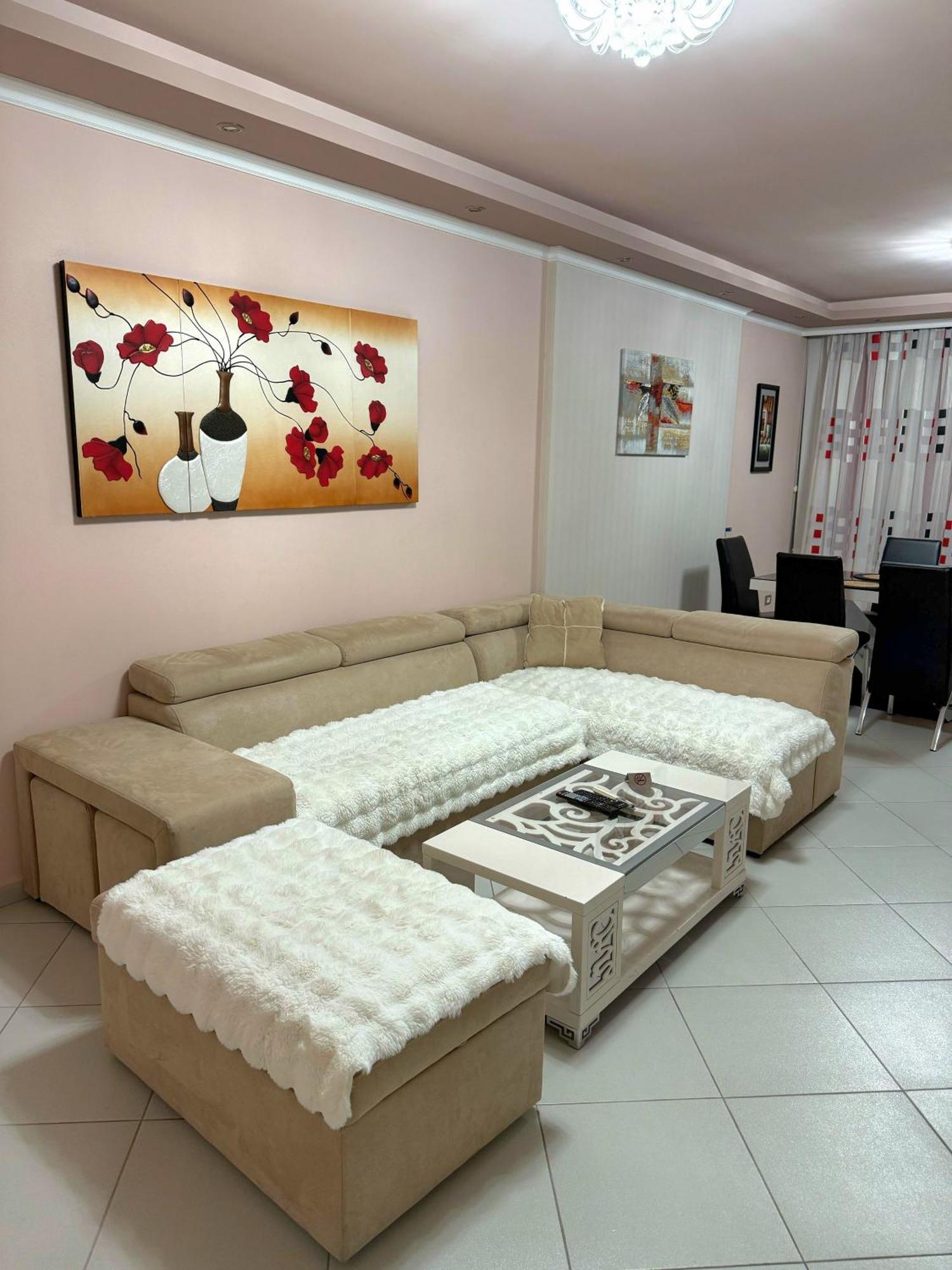 Amy'S Luxury Appartment Shkodër Buitenkant foto