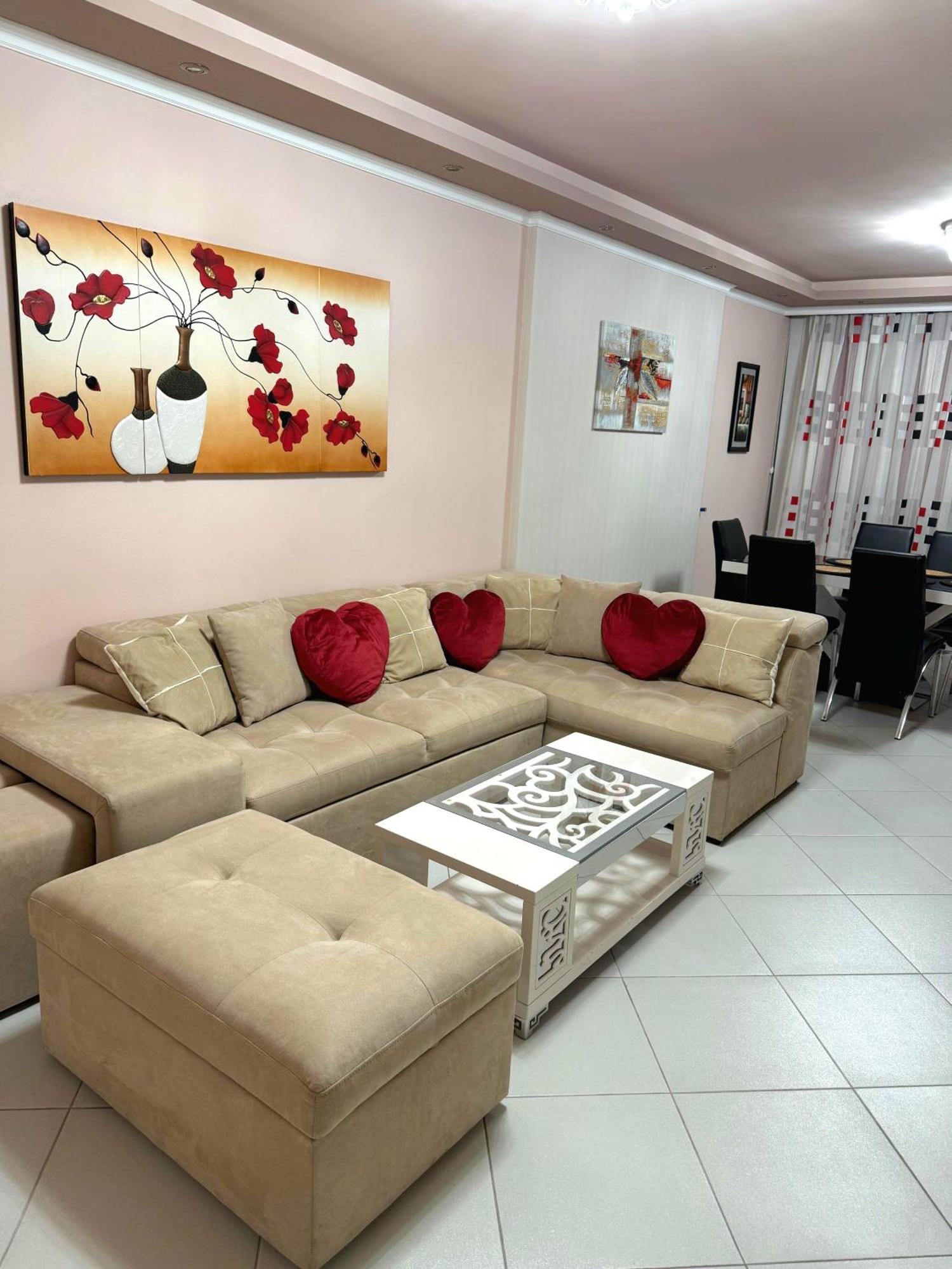 Amy'S Luxury Appartment Shkodër Buitenkant foto