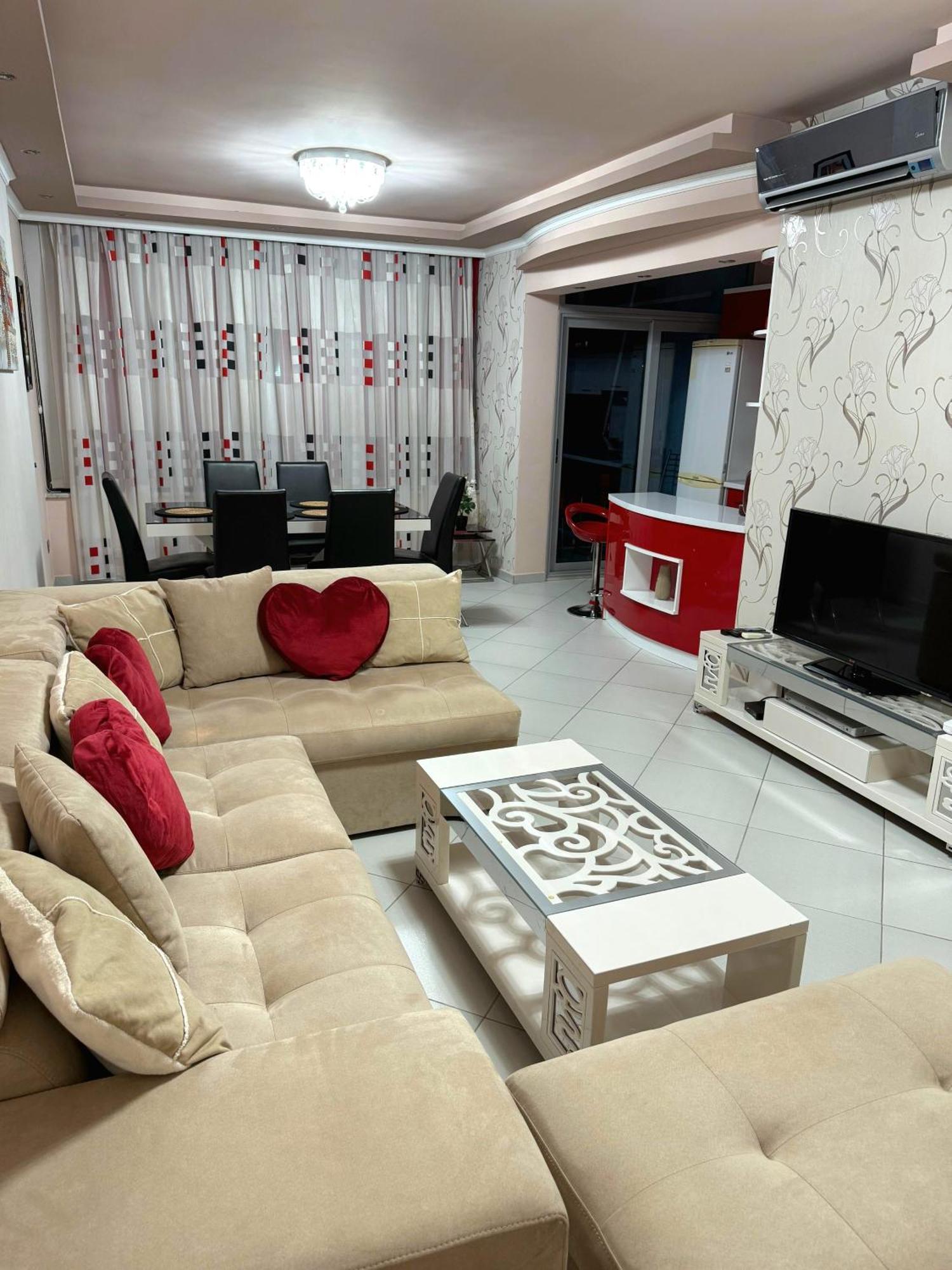 Amy'S Luxury Appartment Shkodër Buitenkant foto