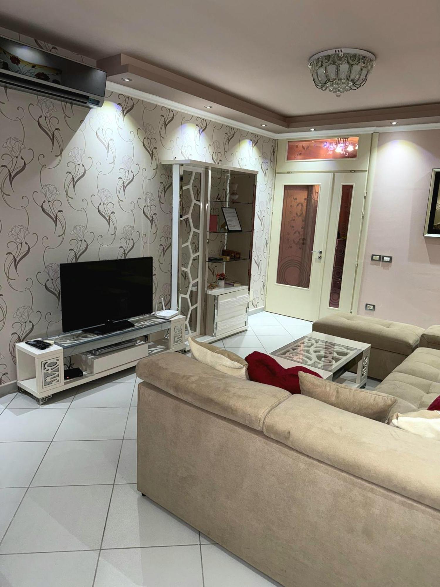 Amy'S Luxury Appartment Shkodër Buitenkant foto