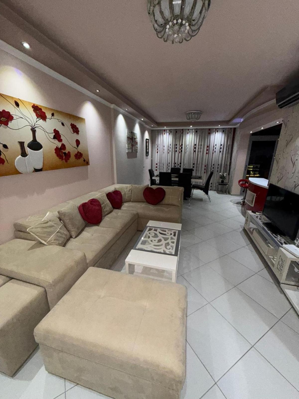 Amy'S Luxury Appartment Shkodër Buitenkant foto