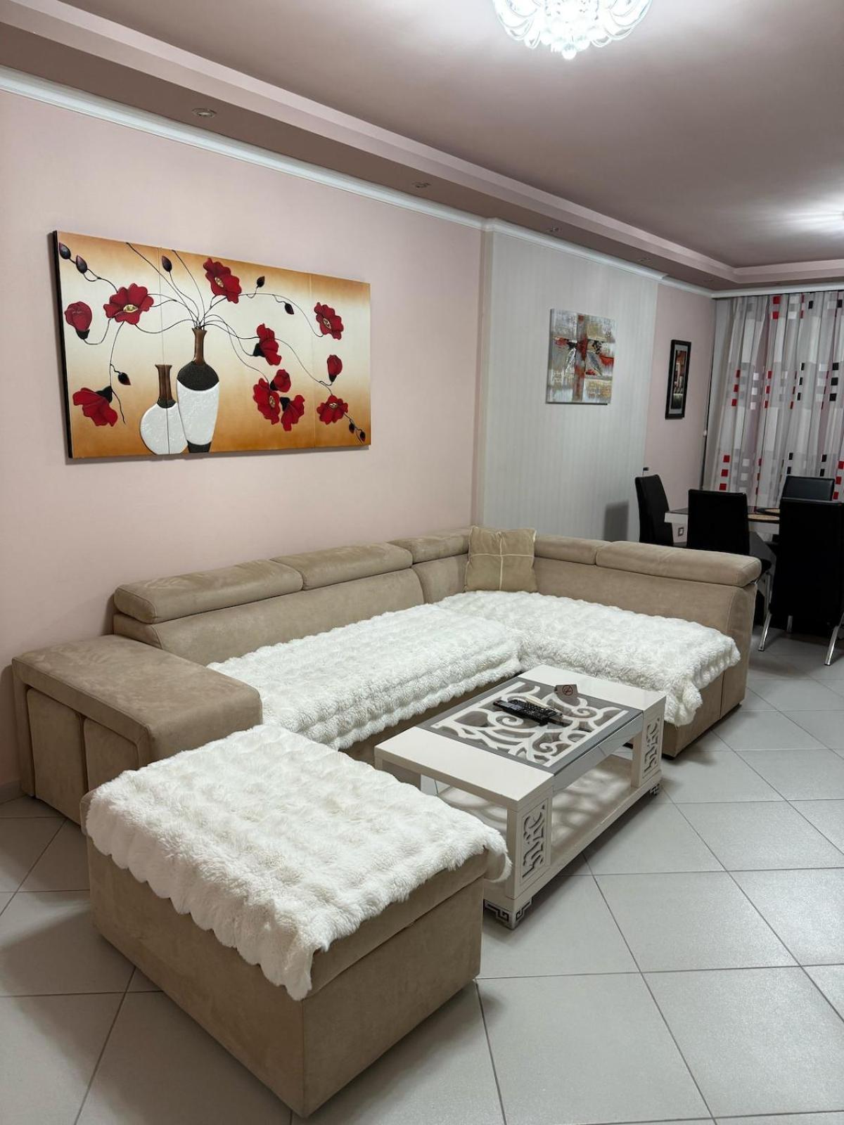 Amy'S Luxury Appartment Shkodër Buitenkant foto