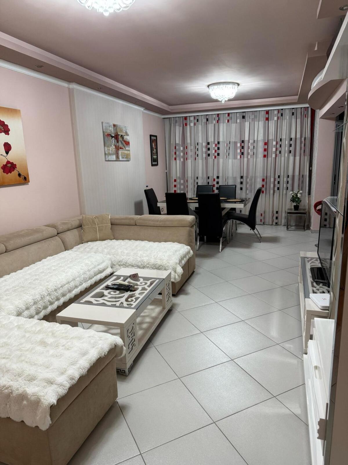 Amy'S Luxury Appartment Shkodër Buitenkant foto