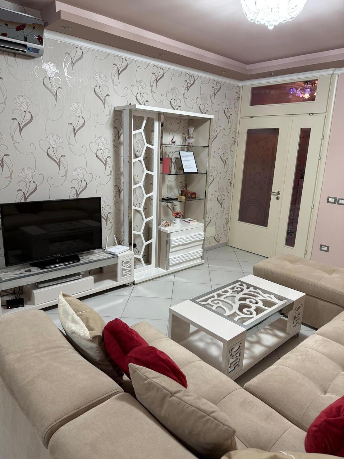 Amy'S Luxury Appartment Shkodër Buitenkant foto
